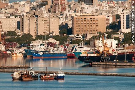 Port of Montevideo - Department of Montevideo - URUGUAY. Photo #40574