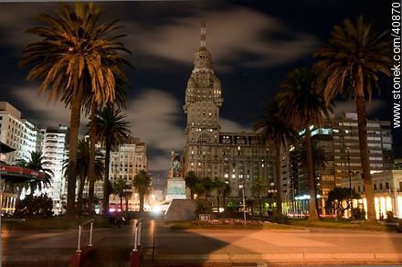 Plaza Independencia - Department of Montevideo - URUGUAY. Photo #40870