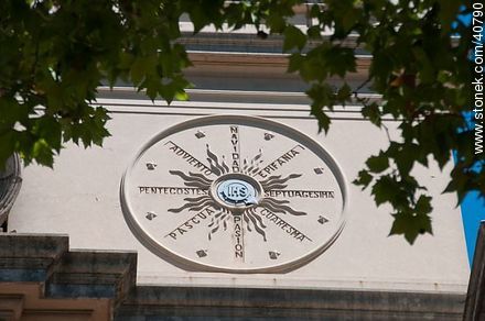 Calendario cristiano en forma de reloj. Ciclo litúrgico. - Departamento de Montevideo - URUGUAY. Foto No. 40790