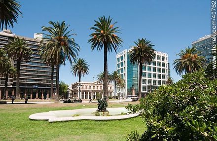 Plaza independencia. - Departamento de Montevideo - URUGUAY. Foto No. 40762