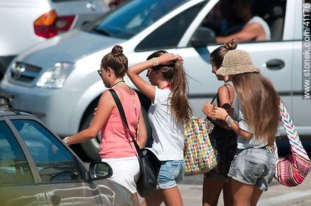 Girls going to beach - Punta del Este and its near resorts - URUGUAY. Photo #41176