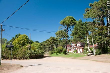 Calle Pablo Neruda - Punta del Este y balnearios cercanos - URUGUAY. Foto No. 41193