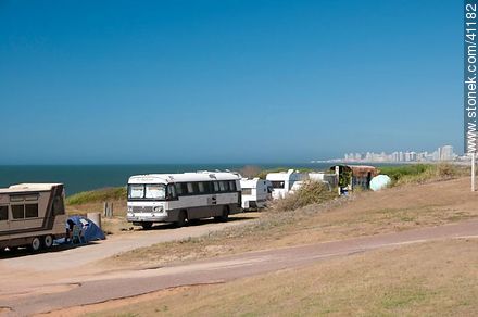 Casas rodantes en la Parada 35 de la playa Brava - Punta del Este y balnearios cercanos - URUGUAY. Foto No. 41182