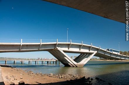 Puente sobre el arroyo Maldonado - Punta del Este y balnearios cercanos - URUGUAY. Foto No. 41357