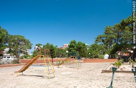 Plaza en Av. Italia - Punta del Este y balnearios cercanos - URUGUAY. Foto No. 41403