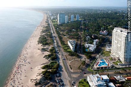 Promenade Claudio Williman at Playa Mansa.  del Cabildo Ave.  Acuña de Figueroa Ave. - Punta del Este and its near resorts - URUGUAY. Photo #41793