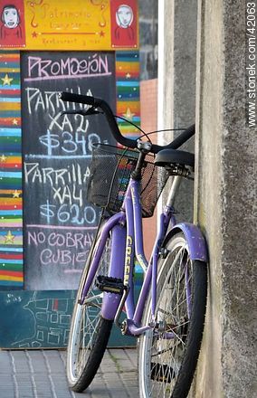 Bicycle and menu - Department of Colonia - URUGUAY. Photo #42063