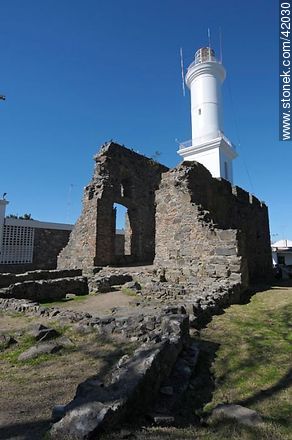 Ruins of the convent of San Francisco Javier. Lighthouse of Colonia del Sacramento. - Department of Colonia - URUGUAY. Photo #42030