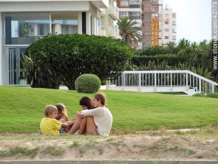 Children on vacation. - Punta del Este and its near resorts - URUGUAY. Photo #42179