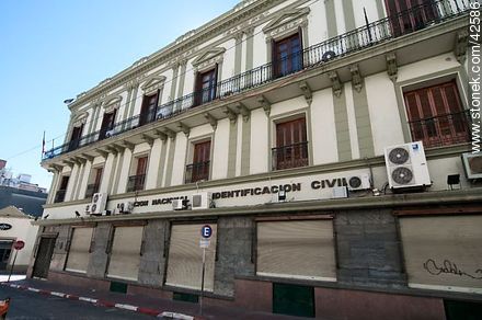 Dirección Nacional de Identificación Civil - Department of Montevideo - URUGUAY. Photo #42586