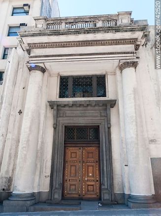 Banco de la República. Annex building. Zabala St. - Department of Montevideo - URUGUAY. Photo #42520
