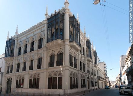 Junta Departamental de Montevideo at 25 de Mayo St.. - Department of Montevideo - URUGUAY. Photo #42489
