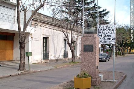 Calle José Batlle y Ordóñez de la ciudad de La Paz - Departamento de Canelones - URUGUAY. Foto No. 43036
