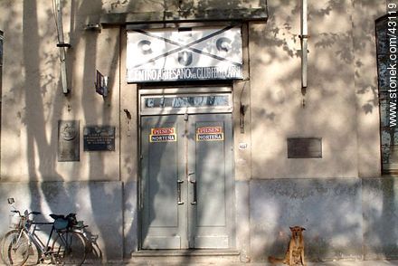 Centro Artesano del Club Ferrocarril en el Bvar. Aparicio Saravia - Departamento de Montevideo - URUGUAY. Foto No. 43119