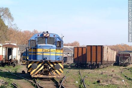 Shunting locomotive beach - Department of Montevideo - URUGUAY. Photo #43103