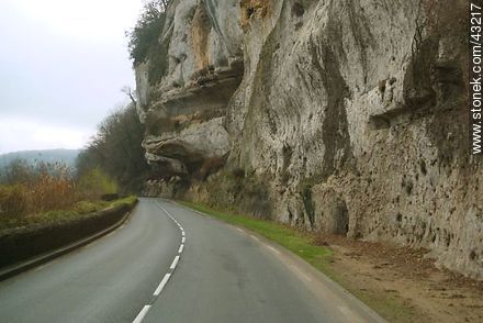 D47 route south. - Region of Aquitaine - FRANCE. Photo #43217