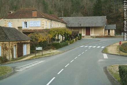 Eyzies de Tayac Sireuil. Route D47. Hotel Restaurant Les Glycines - Region of Aquitaine - FRANCE. Photo #43213
