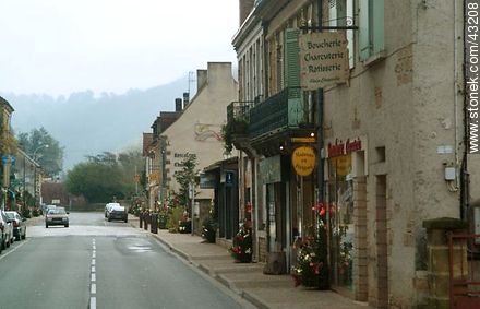 Eyzies de Tayac Sireuil. Route D47. Boucherie, Charcuterie, Rotisserie - Region of Aquitaine - FRANCE. Photo #43208