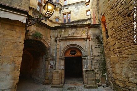 Sarlat-la-Canéda. Old City. - Region of Aquitaine - FRANCE. Photo #43175