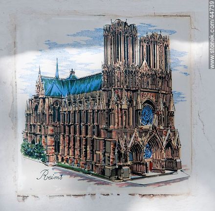 Reims Cathedral painted on a tile - Department of Florida - URUGUAY. Photo #44739