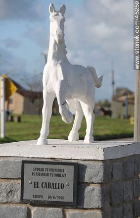 Horse monument in Casupá - Department of Florida - URUGUAY. Photo #45259