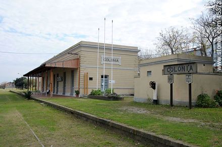 Ex estación de trenes de Colonia - Departamento de Colonia - URUGUAY. Foto No. 45373