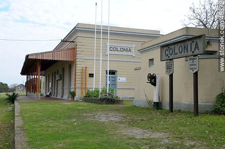 Ex estación de trenes de Colonia - Departamento de Colonia - URUGUAY. Foto No. 45372
