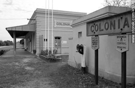 Ex estación de trenes de Colonia - Departamento de Colonia - URUGUAY. Foto No. 45370