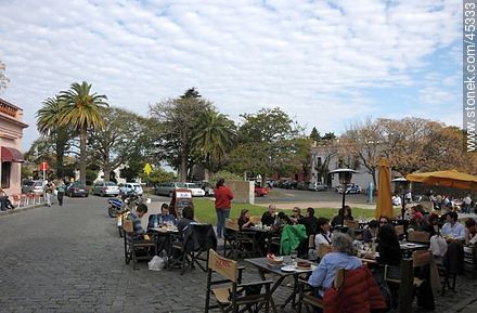 Lunch in the Historic District - Department of Colonia - URUGUAY. Photo #45333