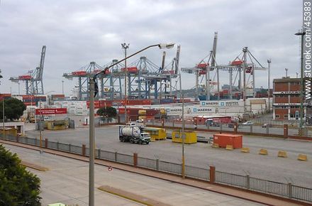 Port of Montevideo.  - Department of Montevideo - URUGUAY. Photo #45383