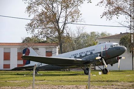 Avión C-47 en exhibición - Departamento de Canelones - URUGUAY. Foto No. 45555