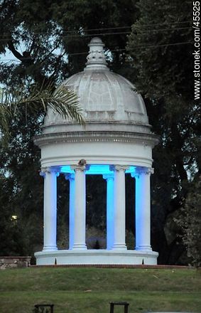 Fountain of Venus at Parque Rodo - Department of Montevideo - URUGUAY. Photo #45525