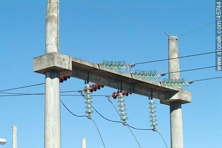 Cables de alta tensión - Departamento de Canelones - URUGUAY. Foto No. 45744