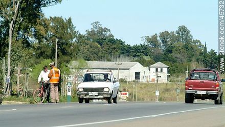 Policía Caminera en la ruta 101 - Departamento de Canelones - URUGUAY. Foto No. 45732