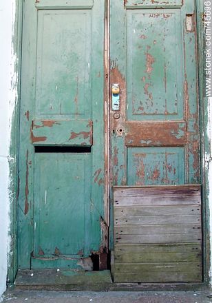 Declining door -  - MORE IMAGES. Photo #45696