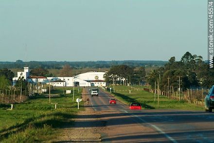 Ruta 101. Escuela Militar de Aeronáutica. - Departamento de Canelones - URUGUAY. Foto No. 45574