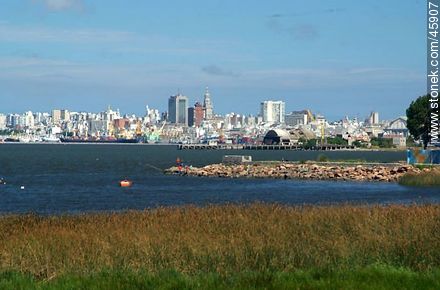 Bahía de Montevideo - Departamento de Montevideo - URUGUAY. Foto No. 45907