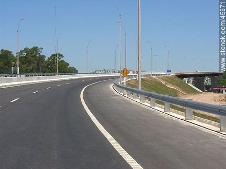 Puente nuevo sobre el río Santa Lucía en la ruta 1. - Departamento de Montevideo - URUGUAY. Foto No. 45971