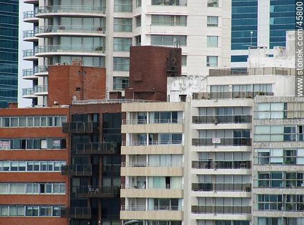 Bloque de edificios de la rambla Armenia en el Buceo - Departamento de Montevideo - URUGUAY. Foto No. 45800