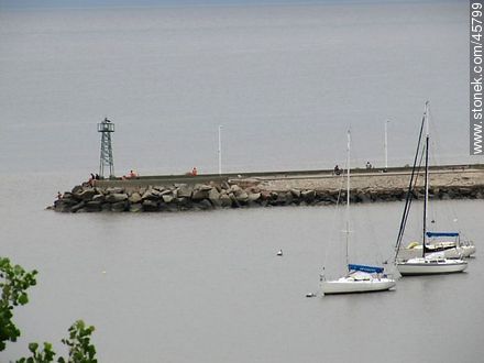 Muelle y faro baliza del puerto Buceo - Departamento de Montevideo - URUGUAY. Foto No. 45799