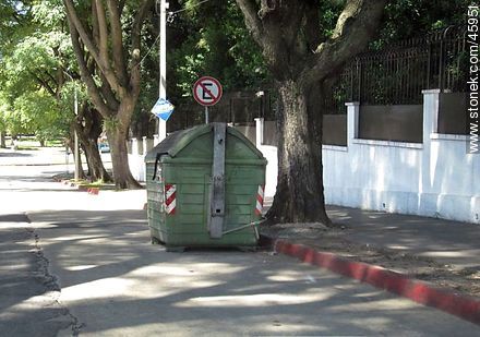 No estacionar (para algunos) -  - URUGUAY. Foto No. 45951