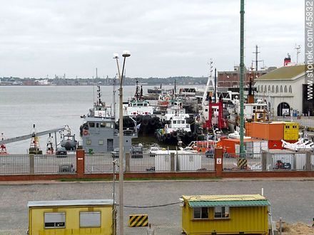 Puerto de Montevideo - Departamento de Montevideo - URUGUAY. Foto No. 45832