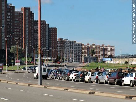Residential towers in the promenade República Argentina - Department of Montevideo - URUGUAY. Photo #45893