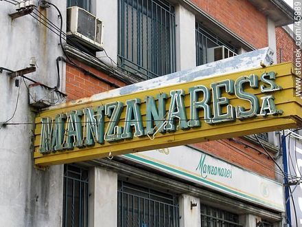 Oficinas de Manzanares - Departamento de Montevideo - URUGUAY. Foto No. 45889