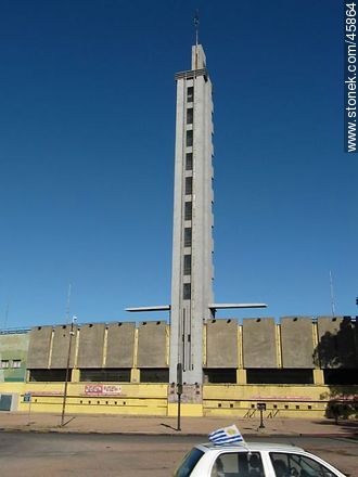 Tower of tributes at Estadio Centenario and Uruguayan flag. -  - URUGUAY. Photo #45864