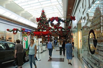 Christmass in Montevideo Shopping Center - Department of Montevideo - URUGUAY. Photo #45772