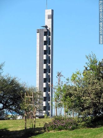 Torre de los homenajes del Estadio Centenario - Departamento de Montevideo - URUGUAY. Foto No. 46078