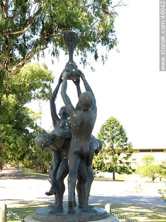 Monumento recordatorio de los campeonatos mundiales de fútbol - Departamento de Montevideo - URUGUAY. Foto No. 46042