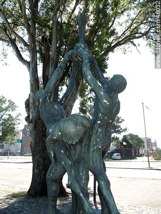 Monumento recordatorio de los campeonatos mundiales de fútbol - Departamento de Montevideo - URUGUAY. Foto No. 46032