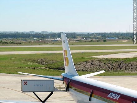Carga en avión de Iberia - Departamento de Canelones - URUGUAY. Foto No. 46393